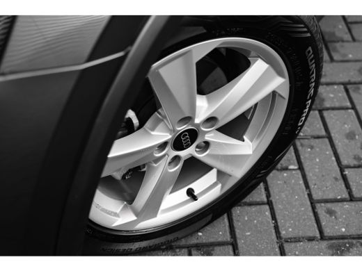 Audi Q2 35 TFSI S Edition 150pk | Matrix LED Koplampen | Comfort sleutel | Parkeerhulp Achter | Privacy Glas ActivLease financial lease