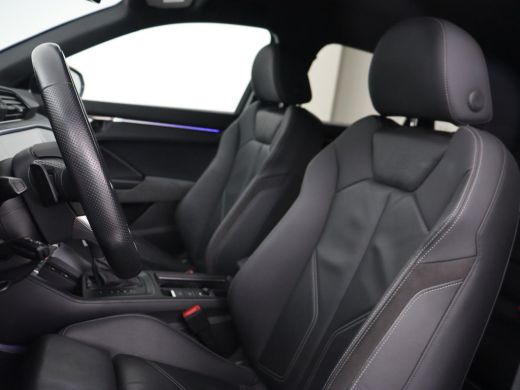 Audi Q3 45 TFSIe S edition | Leder | Stoelverwarming | Adaptive cruise | Camera | Carplay | Sfeerverlicht... ActivLease financial lease
