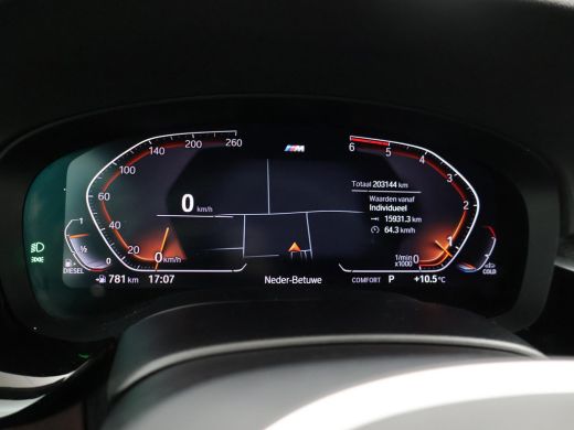 BMW 5 Serie 518D M-SPORT SEDAN + NAPPA LEDEREN COMFORTZETELS | TREKHAAK | H/K | HEAD-UP | SFEERVERLICHTING ActivLease financial lease