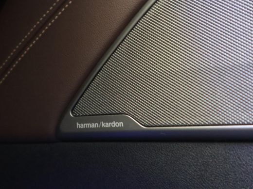 BMW 5 Serie 518D M-SPORT SEDAN + NAPPA LEDEREN COMFORTZETELS | TREKHAAK | H/K | HEAD-UP | SFEERVERLICHTING ActivLease financial lease