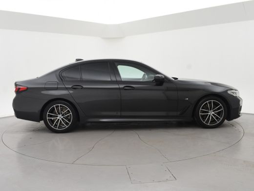 BMW 5 Serie 518D M-SPORT SEDAN + NAPPA LEDEREN COMFORTZETELS | TREKHAAK | H/K | HEAD-UP | SFEERVERLICHTING ActivLease financial lease