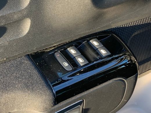 Citroën C3 1.2 PureTech Shine Airco | Camera | Cruise Control | DAB | Keyless | LED | Navi | Stoelverwarming | ActivLease financial lease