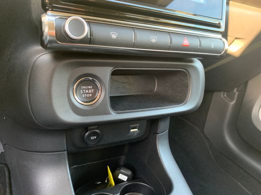 Citroën C3 1.2 PureTech Shine Airco | Camera | Cruise Control | DAB | Keyless | LED | Navi | Stoelverwarming | ActivLease financial lease