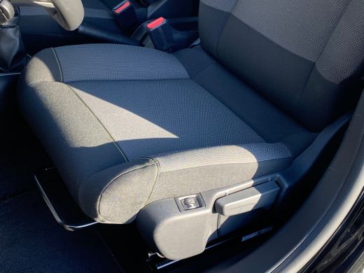 Citroën C3 1.2 PureTech Shine Airco | Camera | Cruise Control | DAB | Keyless | LED | Navi | Stoelverwarming | ActivLease financial lease