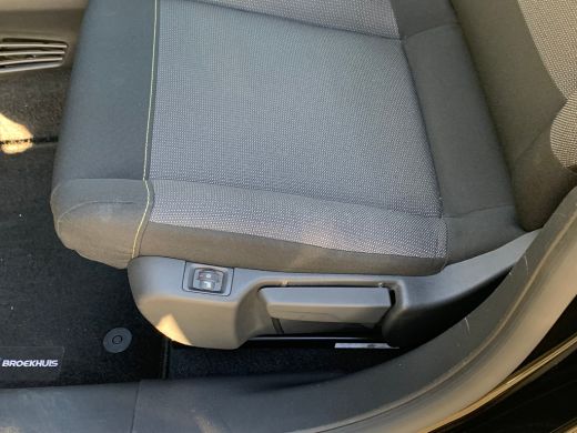 Citroën C3 1.2 PureTech Shine Airco | Camera | Cruise Control | DAB | Keyless | LED | Navi | Stoelverwarming | ActivLease financial lease