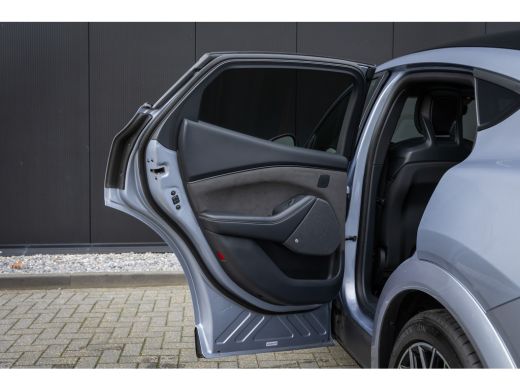 Ford Mustang Mach-E Mach-E GT Extended AWD 98 kWh | Pano-dak | 360 Camera | B&O audio | Standkachel | Elektrische Kle... ActivLease financial lease