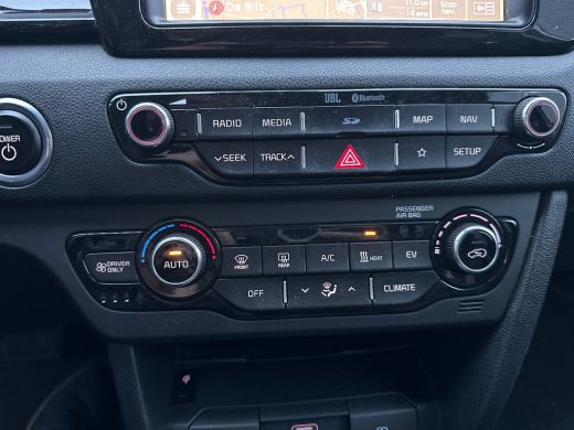 Kia e-Niro ExecutiveLine 64 kWh | NL-AUTO! | CAMERA | STOELVERWARMING-VERKOELING INCL MEMORY | DODE HOEK | A... ActivLease financial lease