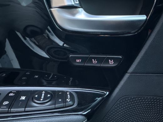 Kia e-Niro ExecutiveLine 64 kWh | NL-AUTO! | CAMERA | STOELVERWARMING-VERKOELING INCL MEMORY | DODE HOEK | A... ActivLease financial lease