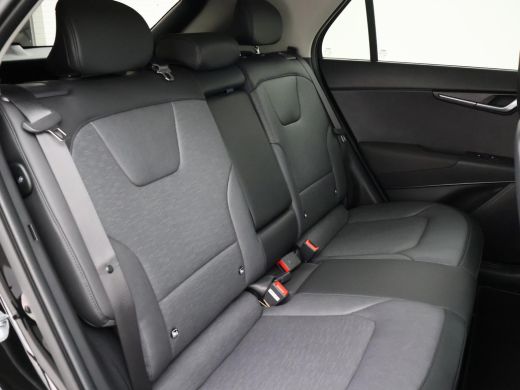 Kia Niro EV EXECUTIVELINE 64.8 kWh + SCHUIFDAK | LEDER | HARMAN/KARDON | STOELVENTILATIE | HEAD-UP ActivLease financial lease