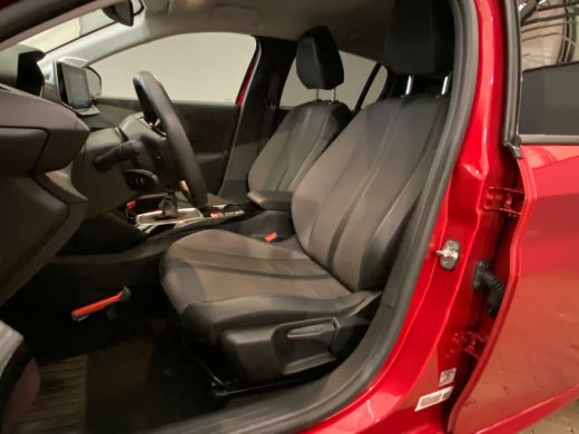 Peugeot 208 1.2 Allure Carplay | Cruise | Half Leder | Clima | 16'' Lmv | Getint glas | Led | Bluetooth | Pdc... ActivLease financial lease