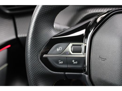 Peugeot 208 1.2 PureTech GT Pack | Navigatie | Camera | Panoramadak | Stoelverwarming | Alcantara | Full LED | ActivLease financial lease