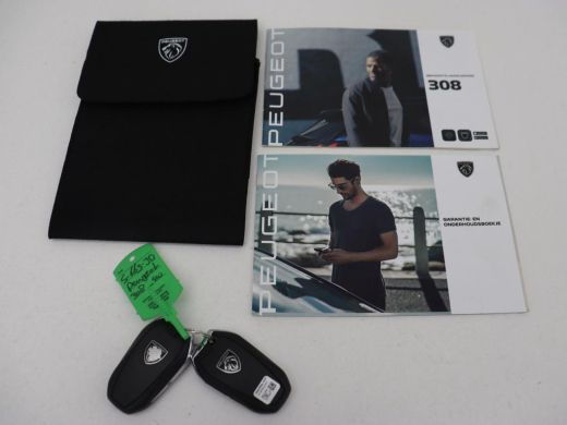 Peugeot 308 1.6 PHEV Active Pack Business | Stoelverwarming | Half leder | Sportstoelen | Carplay | Parkeerhu... ActivLease financial lease