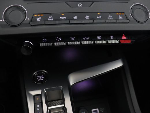 Peugeot 308 1.6 PHEV Active Pack Business | Stoelverwarming | Half leder | Sportstoelen | Carplay | Parkeerhu... ActivLease financial lease