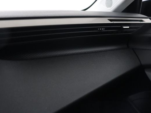 Peugeot 308 1.6 PHEV Active Pack Business | Stoelverwarming | Half leder | Sportstoelen | Carplay | Parkeerhu... ActivLease financial lease