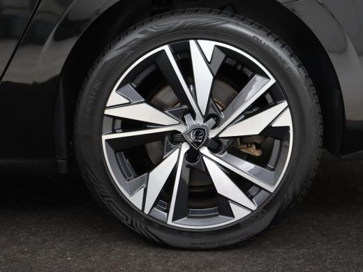 Peugeot 308 1.6 PHEV Active Pack Business | Stoelverwarming | Half leder | Sportstoelen | Carplay | Parkeerhu... ActivLease financial lease