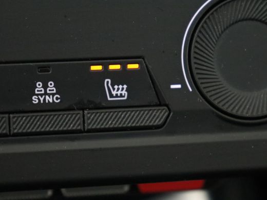 Peugeot 308 1.6 PHEV Active Pack Business | Stoelverwarming | Half leder | Sportstoelen | Carplay | Parkeerhu... ActivLease financial lease