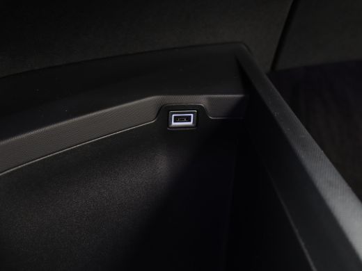 Peugeot 5008 1.2 Hybrid 136 Allure Automaat | 2 stoelen op derde rij | Apple Carplay/Android Auto|telefooninte... ActivLease financial lease