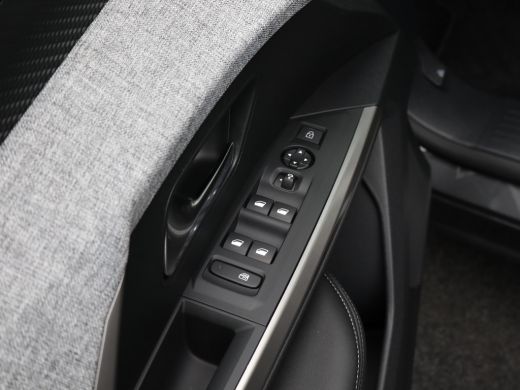 Peugeot 5008 1.2 Hybrid 136 Allure Automaat | 2 stoelen op derde rij | Apple Carplay/Android Auto|telefooninte... ActivLease financial lease
