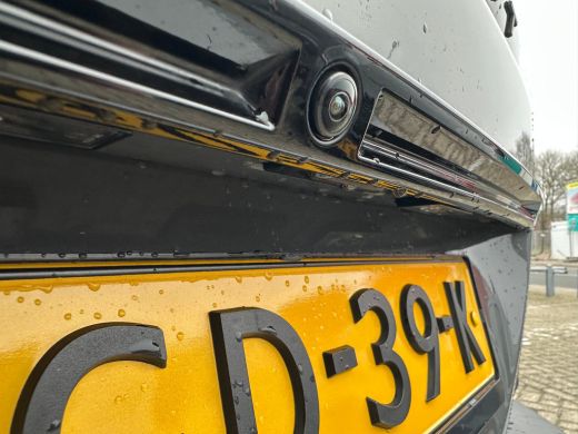 Peugeot e-2008 EV GT 54 kWh | 11 kW lader | Achterbank in delen neerklapbaar | Achteruitrijcamera ActivLease financial lease