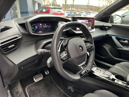 Peugeot e-2008 EV GT 54 kWh | 11 kW lader | Achterbank in delen neerklapbaar | Achteruitrijcamera ActivLease financial lease