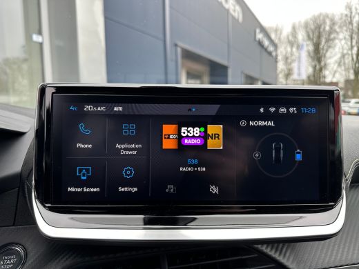 Peugeot e-2008 EV GT 54 kWh | 11 kW lader | Achterbank in delen neerklapbaar | Achteruitrijcamera ActivLease financial lease