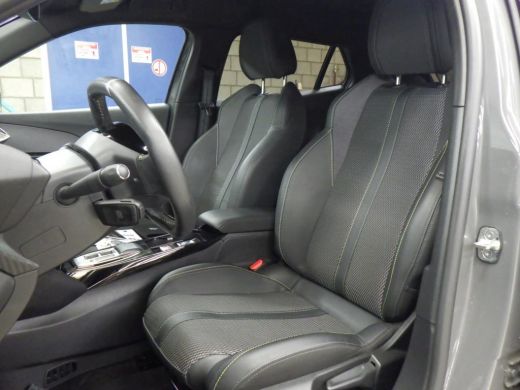 Peugeot e-2008 EV GT 54 kWh | 11 kW lader | Achterbank in delen neerklapbaar | Achteruitrijcamera ActivLease financial lease