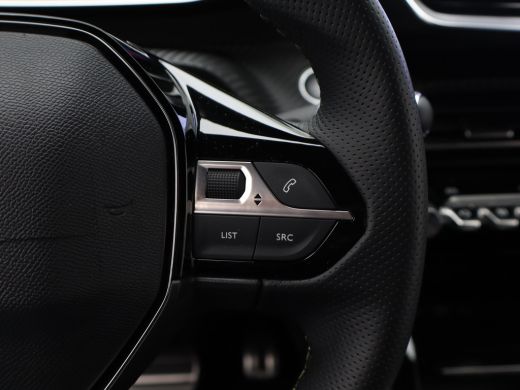 Peugeot e-2008 EV GT 54 kWh Automaat | 11 kW lader | Achteruitrijcamera | Airco (automatisch) ActivLease financial lease