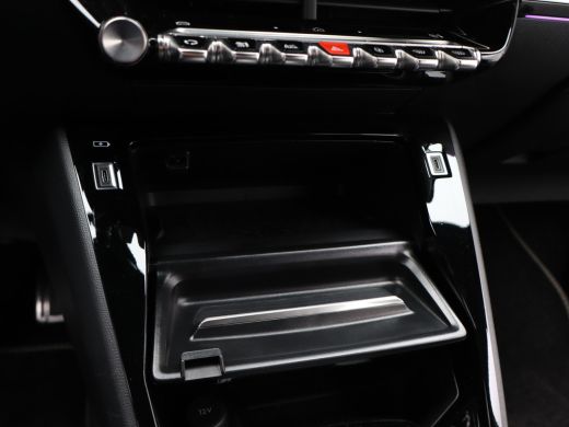Peugeot e-2008 EV GT 54 kWh Automaat | 11 kW lader | Achteruitrijcamera | Airco (automatisch) ActivLease financial lease