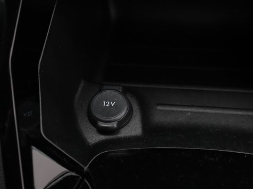 Peugeot e-2008 EV GT 54 kWh Automaat | 11 kW lader | Achteruitrijcamera | Airco (automatisch) ActivLease financial lease