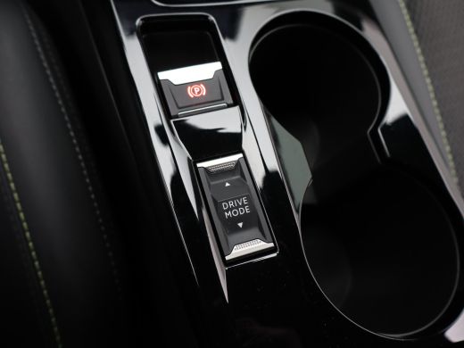 Peugeot e-2008 EV GT 54 kWh Automaat | 11 kW lader | Achteruitrijcamera | Airco (automatisch) ActivLease financial lease