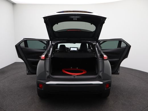 Peugeot e-2008 EV GT 54 kWh Automaat | 11 kW lader | Achteruitrijcamera | Airco (automatisch) ActivLease financial lease