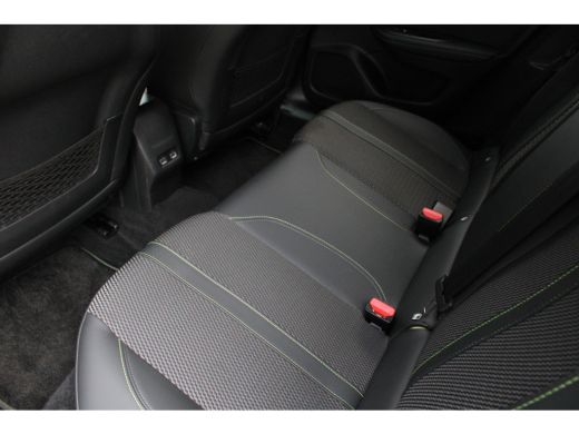 Peugeot e-2008 EV GT 54 kWh | Navigatie | Camera | Fase 3 laden | Nieuw model | BTW | Apple carplay | ActivLease financial lease