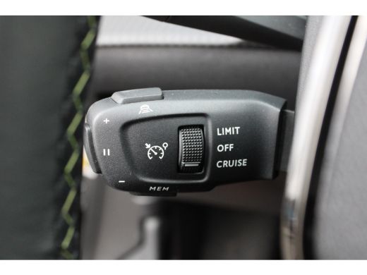 Peugeot e-2008 EV GT 54 kWh | Navigatie | Camera | Fase 3 laden | Nieuw model | BTW | Apple carplay | ActivLease financial lease