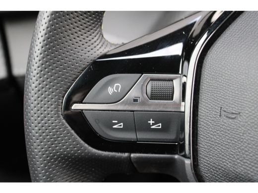 Peugeot e-2008 EV GT 54 kWh | Navigatie | Camera | Fase 3 laden | Nieuw model | BTW | Apple carplay | ActivLease financial lease