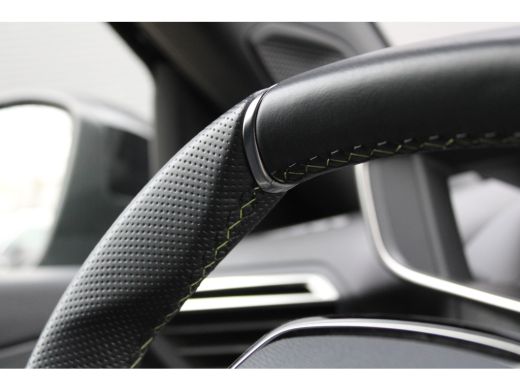 Peugeot e-2008 EV GT 54 kWh | Navigatie | Camera | Fase 3 laden | Nieuw model | BTW | Apple carplay | ActivLease financial lease