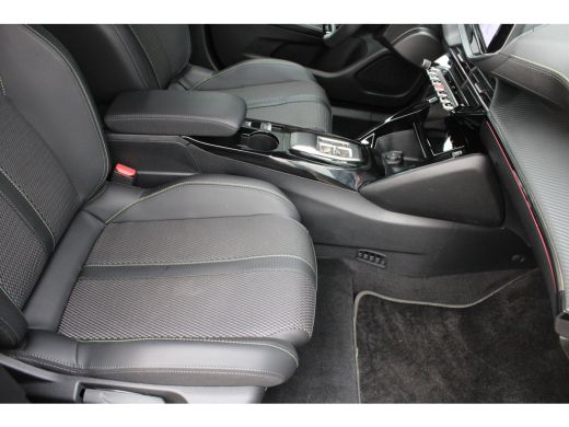 Peugeot e-2008 EV GT 54 kWh | Navigatie | Camera | Fase 3 laden | Nieuw model | BTW | Apple carplay | ActivLease financial lease