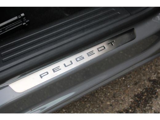 Peugeot e-2008 EV GT 54 kWh | Navigatie | Camera | Fase 3 laden | Nieuw model | BTW | Apple carplay | ActivLease financial lease