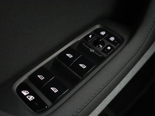 Polestar 2 Long Range Dual Motor Launch Edition 78kWh | Panoramadak | Trekhaak | 360 Camera | Achterbankverw... ActivLease financial lease