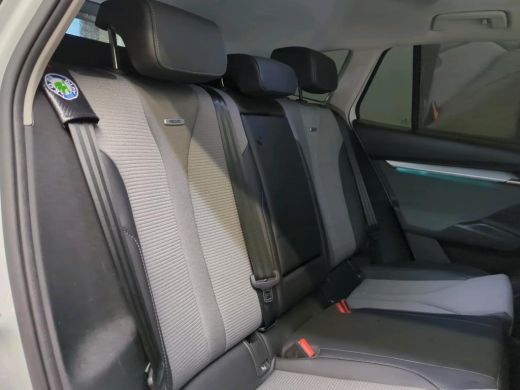 Skoda Enyaq iV 60 | Trekhaak | Panorama | Navi | ActivLease financial lease