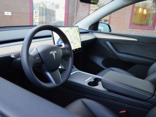 Tesla Model Y Long Range AWD 75 kWh ActivLease financial lease