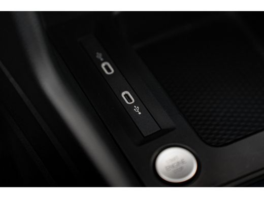 Volkswagen Caddy E-Hybrid 7-Persoons | Lichtmetalen Velgen | Dakrailing | Stoelverwarming | Digitaal Display ActivLease financial lease