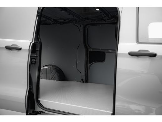 Volkswagen e-Transporter Bestelwagen L2 64kWh | 218 pk | Trekhaak | Dubbele Schuifdeur | Betimmering | Achteruitrijcamera ... ActivLease financial lease