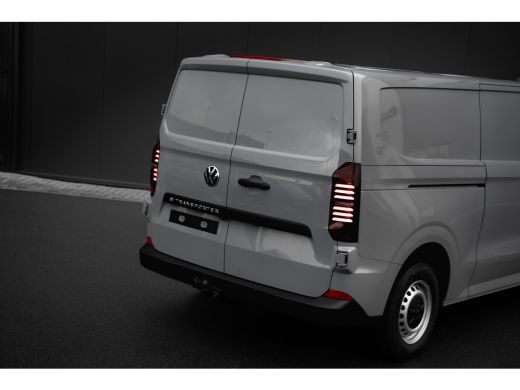 Volkswagen e-Transporter Bestelwagen L2 64kWh | 218 pk | Trekhaak | Dubbele Schuifdeur | Betimmering | Achteruitrijcamera ... ActivLease financial lease