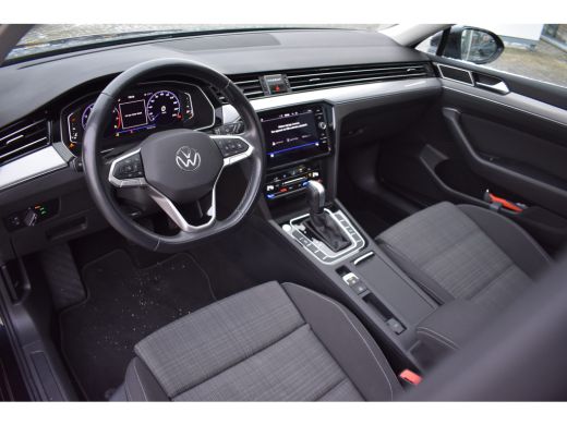 Volkswagen Passat Variant 1.5 TSI 150PK DSG-7 Business | TREKHAAK | PANORAMADAK | NAVIGATIE | ELEKTR. A. KLEP | CAM... ActivLease financial lease