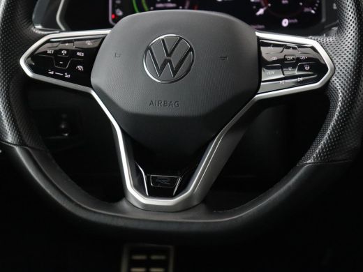 Volkswagen Tiguan 1.4 TSI eHybrid R-Line | Panoramadak | Trekhaak | Head-Up | Stoelverwarming | Adaptive cruise | C... ActivLease financial lease