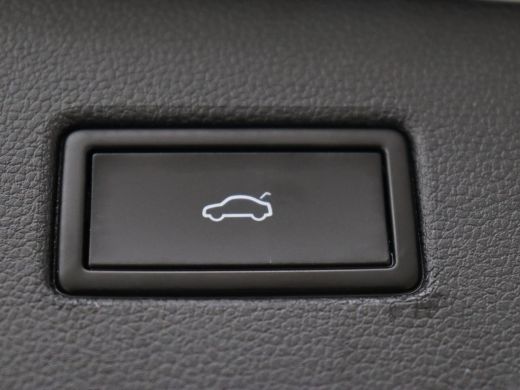 Volkswagen Tiguan 1.4 TSI eHybrid R-Line | Panoramadak | Trekhaak | Head-Up | Stoelverwarming | Adaptive cruise | C... ActivLease financial lease