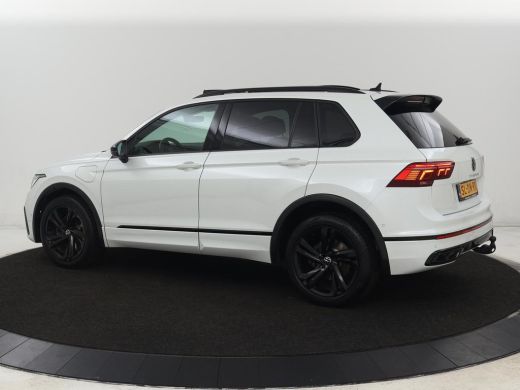 Volkswagen Tiguan 1.4 TSI eHybrid R-Line | Panoramadak | Trekhaak | Head-Up | Stoelverwarming | Adaptive cruise | C... ActivLease financial lease