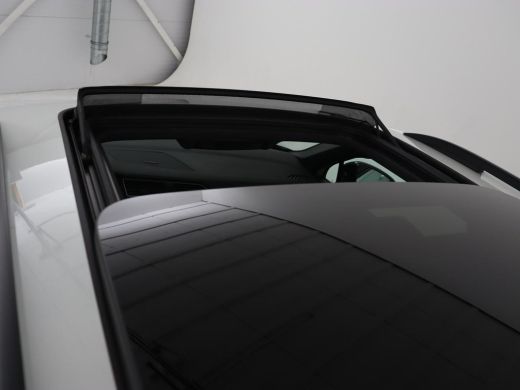 Volkswagen Tiguan 1.4 TSI eHybrid R-Line | Panoramadak | Trekhaak | Head-Up | Stoelverwarming | Adaptive cruise | C... ActivLease financial lease