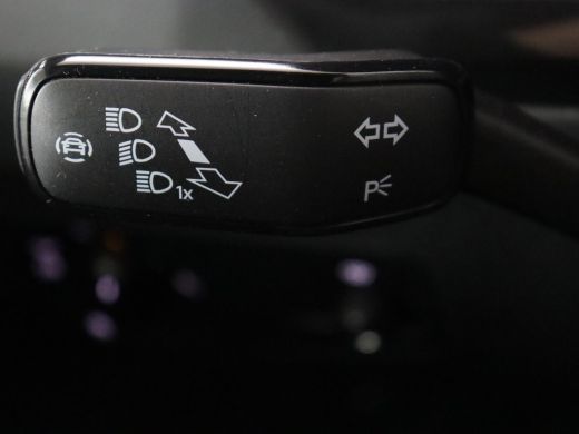 Volkswagen Tiguan 1.4 TSI eHybrid R-Line | Panoramadak | Trekhaak | Head-Up | Stoelverwarming | Adaptive cruise | C... ActivLease financial lease