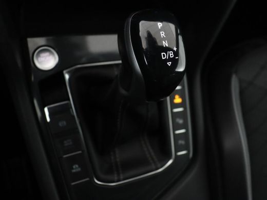 Volkswagen Tiguan 1.4 TSI eHybrid R-Line | Panoramadak | Trekhaak | Head-Up | Stoelverwarming | Adaptive cruise | C... ActivLease financial lease